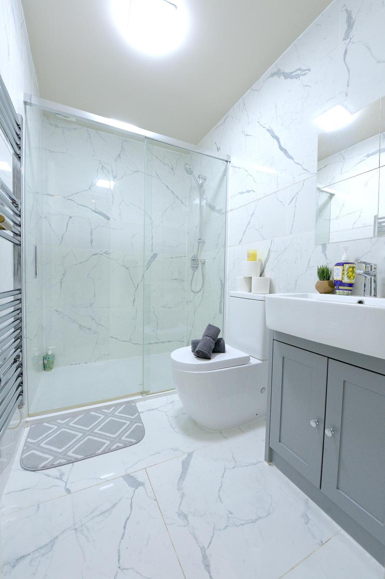 Ferienwohnung 2 Bed Terraced Flat Piccadilly Line London Exterior foto