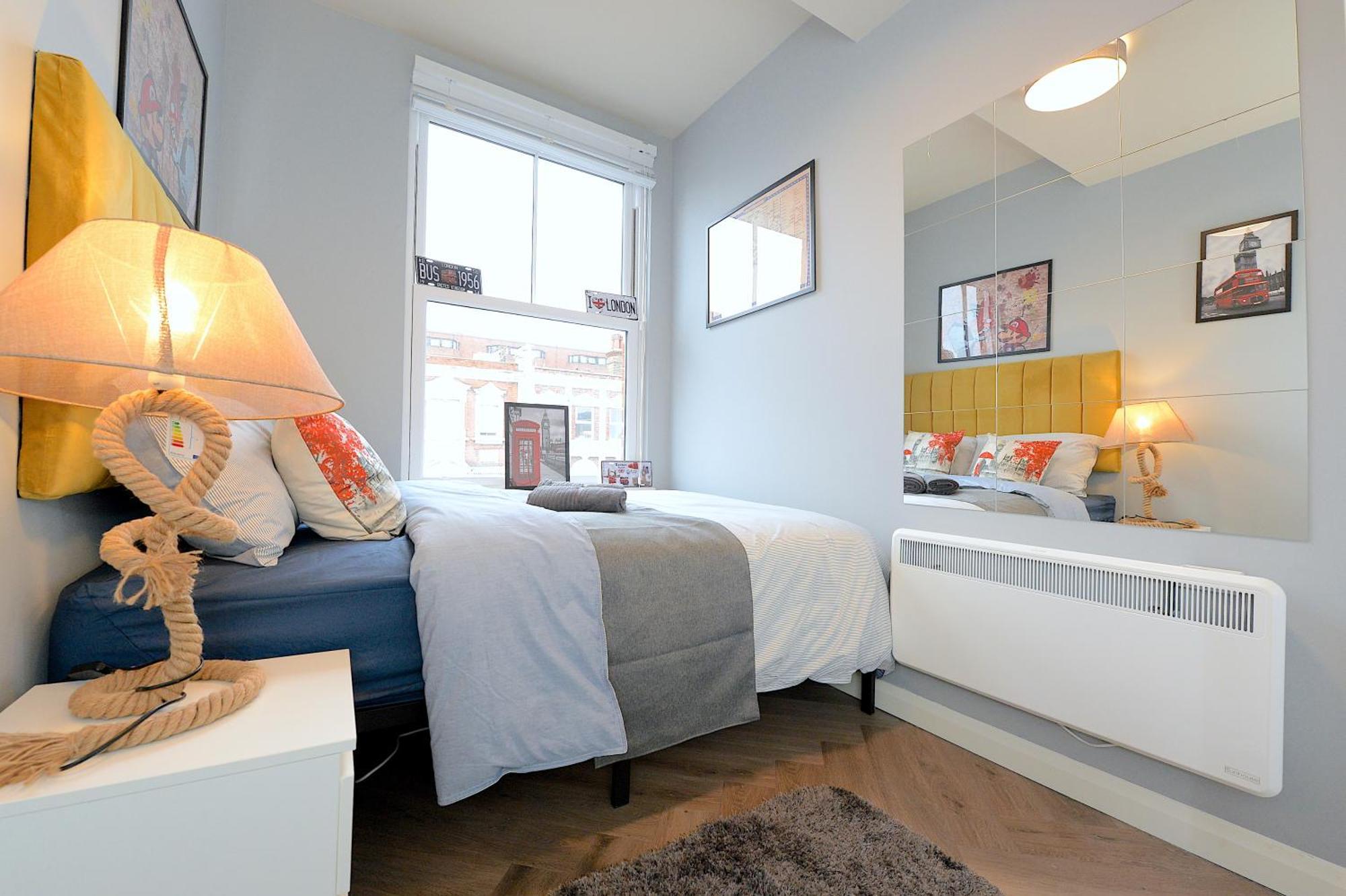 Ferienwohnung 2 Bed Terraced Flat Piccadilly Line London Exterior foto