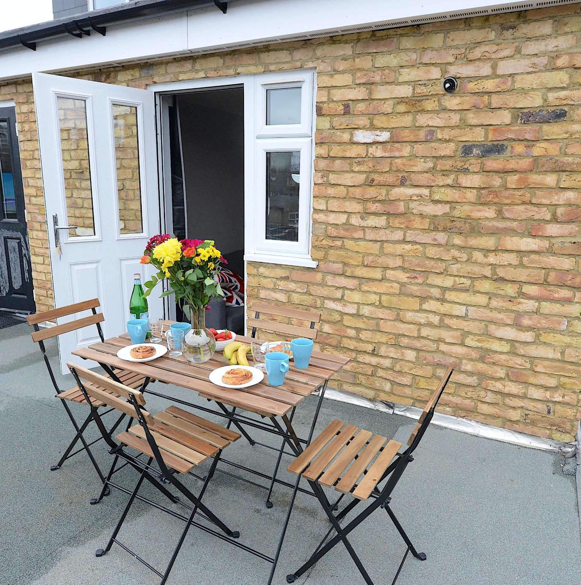 Ferienwohnung 2 Bed Terraced Flat Piccadilly Line London Exterior foto